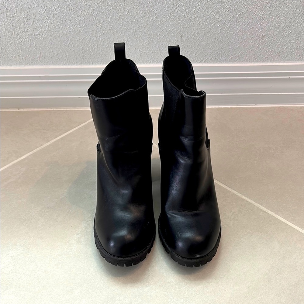 Black Soda chunky boot heels